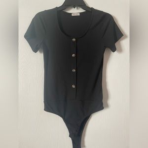 🌻5/$16🌻Black short sleeve bodysuit